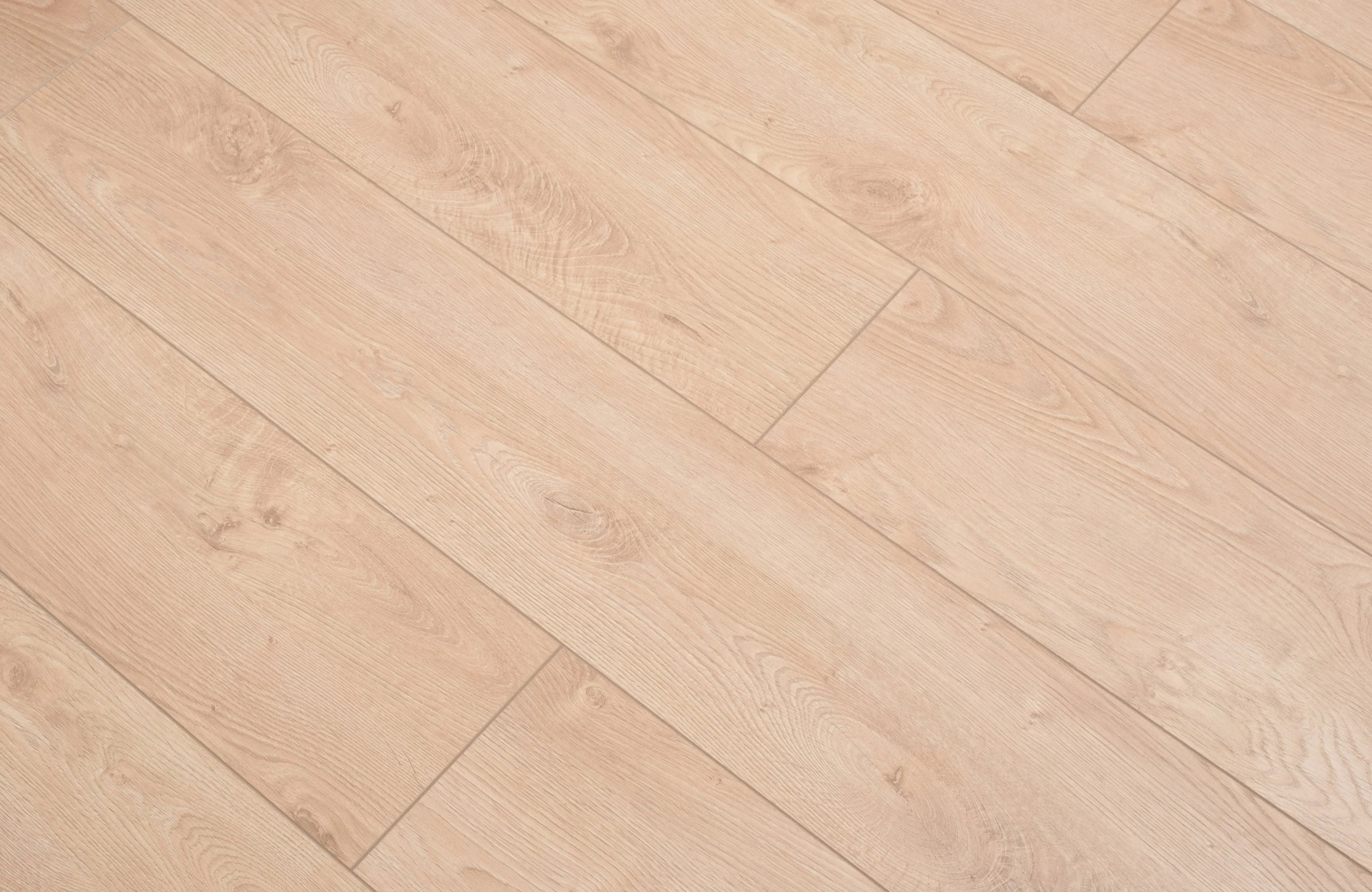 Honey Oak AGT Effect 12mm Laminate Flooring Rowan - Image 3