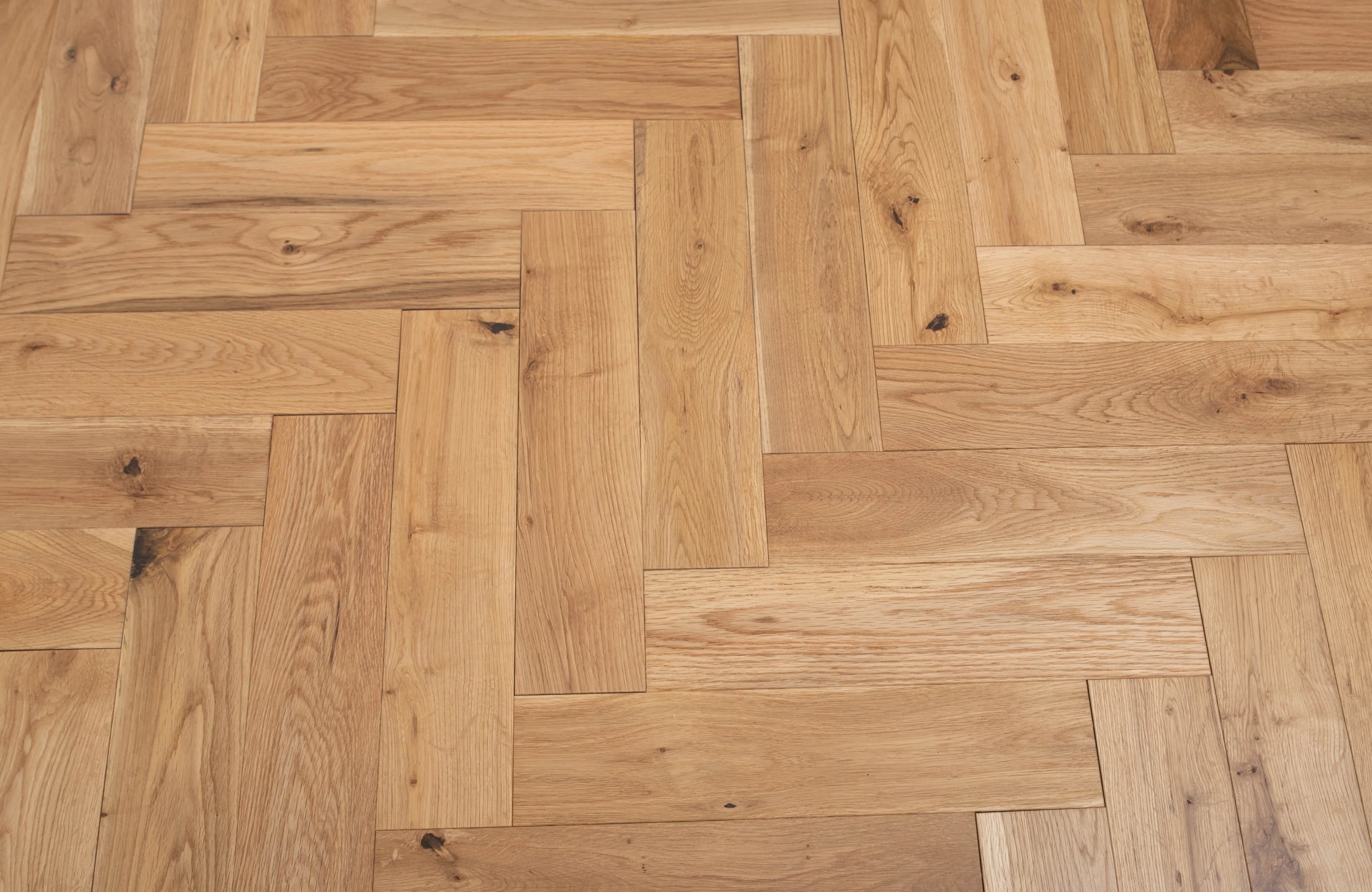 Alvara Timber Solid Oak Herringbone Flooring - Image 4