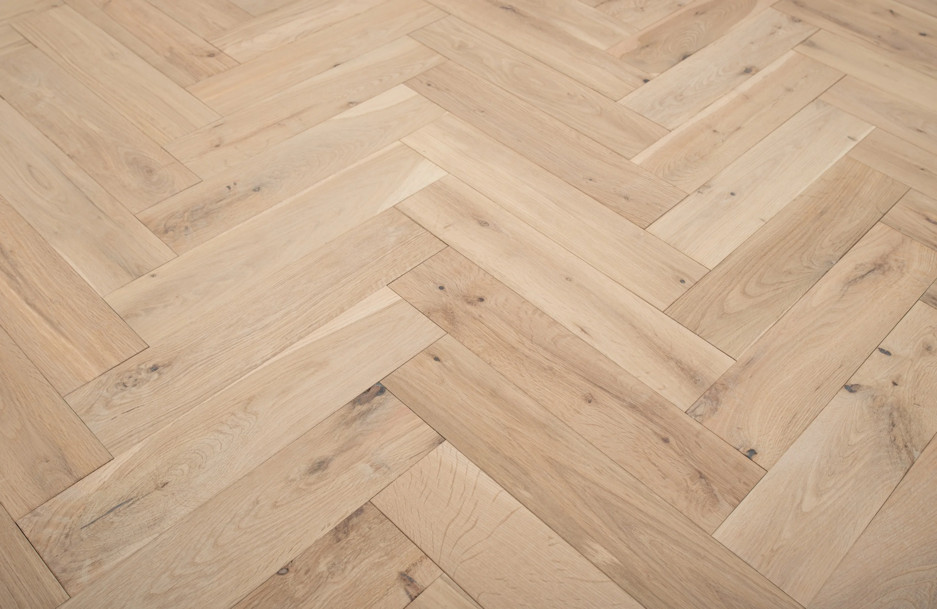 Aureon Timber Solid Oak Herringbone Flooring - Image 3