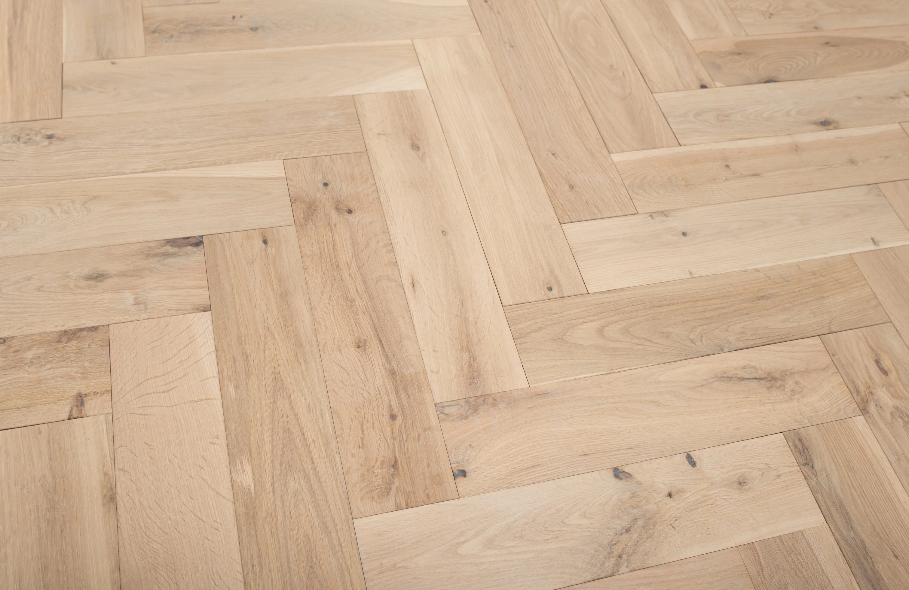 Aureon Timber Solid Oak Herringbone Flooring - Image 4