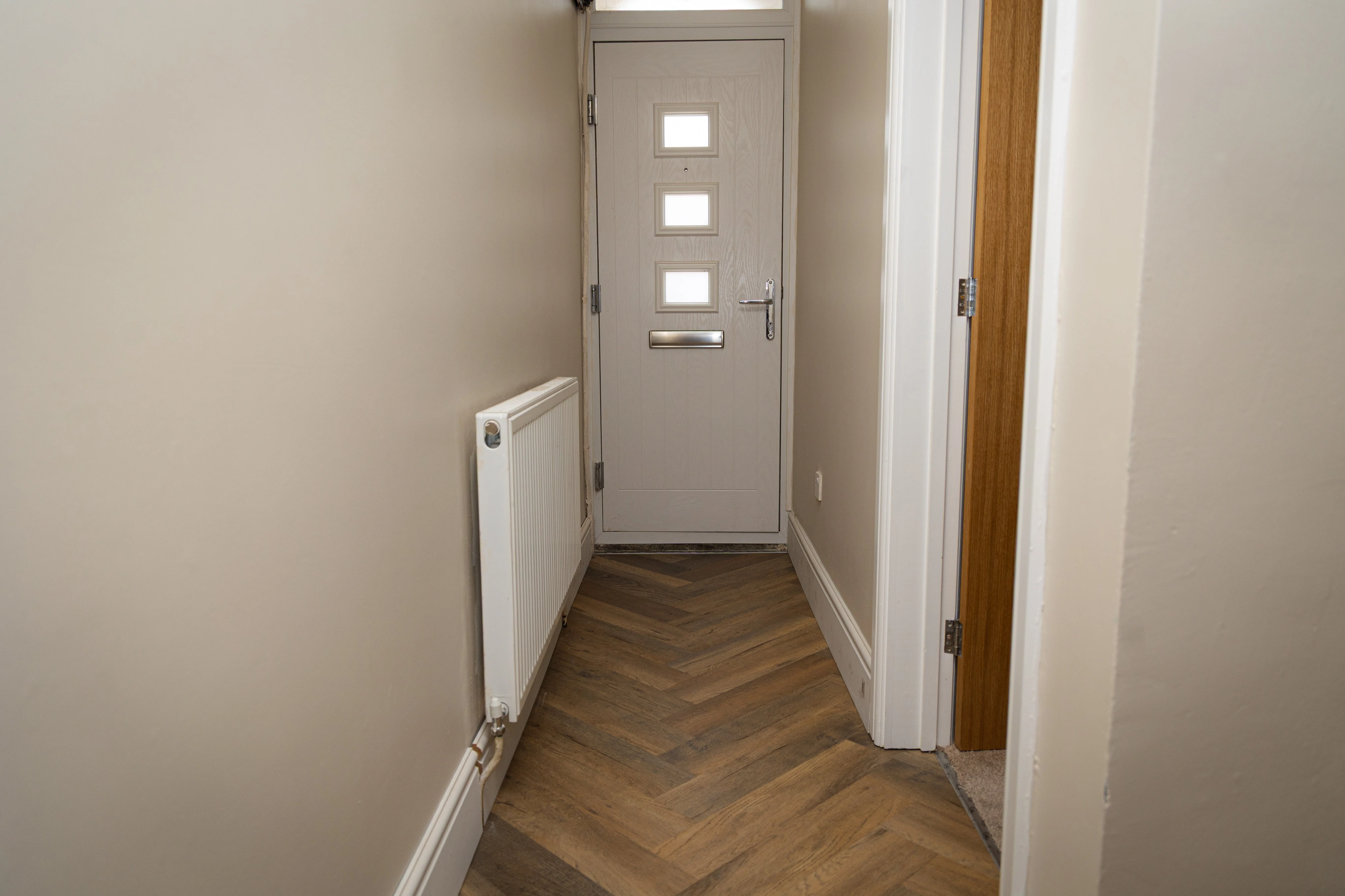 Heritage Milford Oak 6.5mm Click Herringbone LVT SPC Waterproof Flooring - Image 10