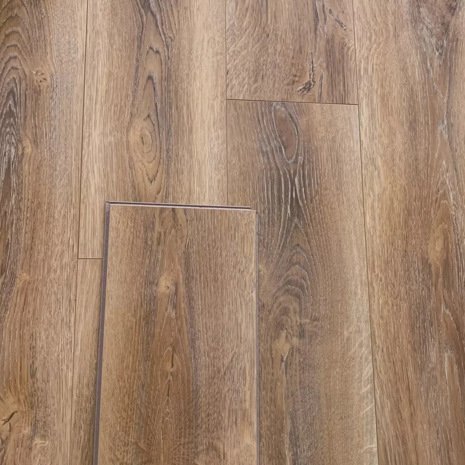 High Gloss Barrel Natural Oak Laminate Flooring - Image 11
