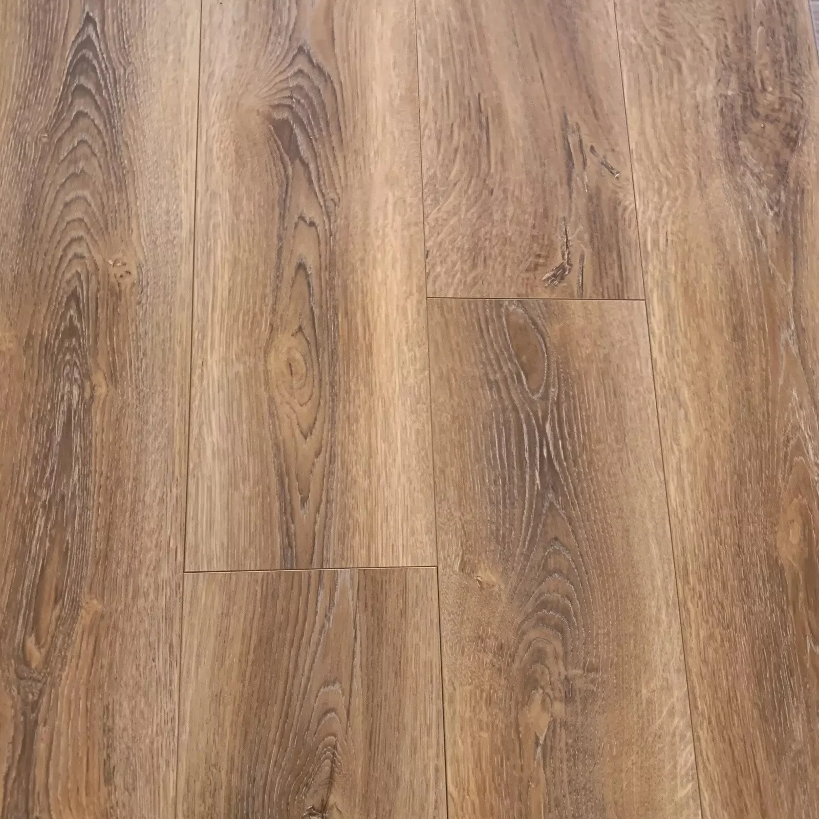 High Gloss Barrel Natural Oak Laminate Flooring - Image 17