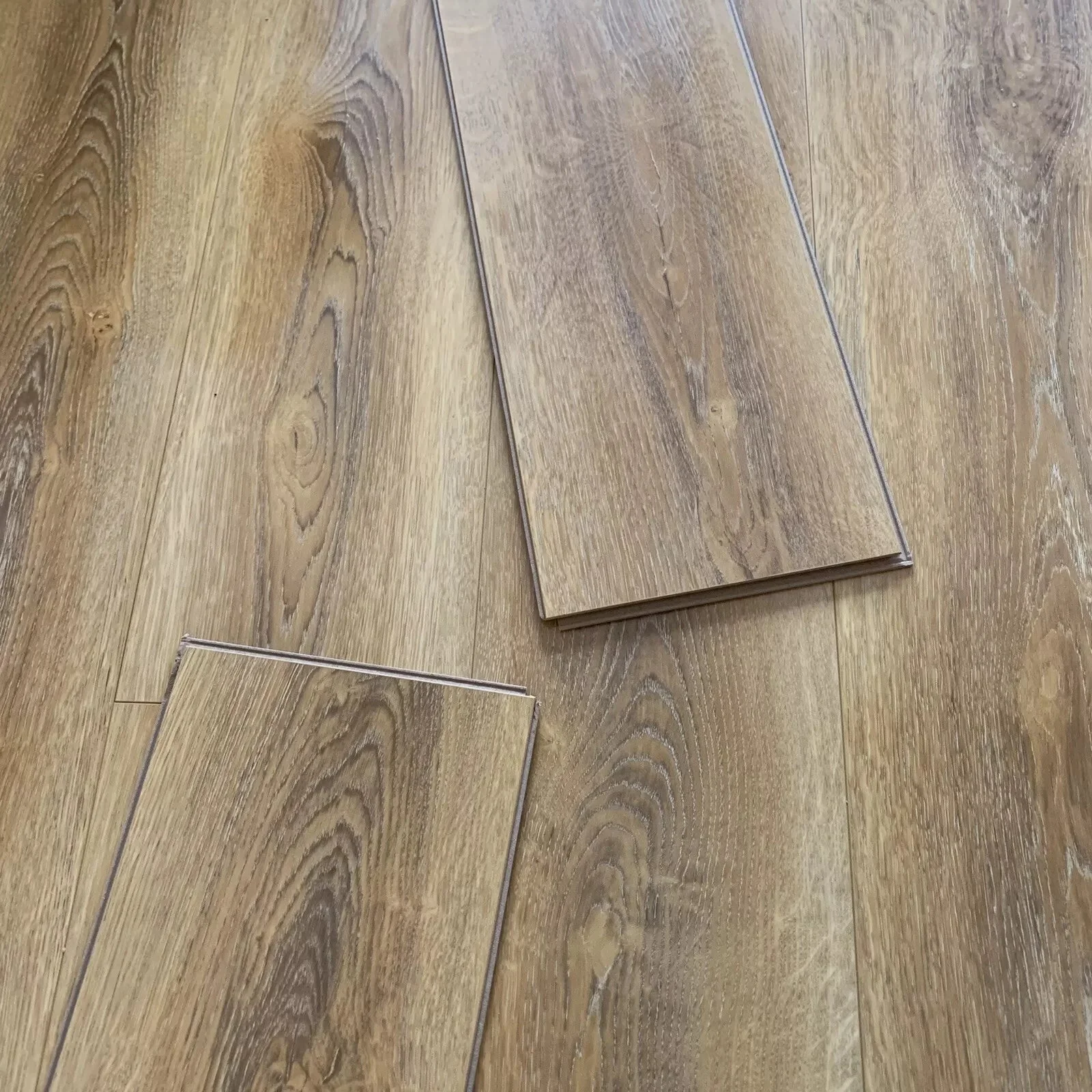 High Gloss Barrel Natural Oak Laminate Flooring - Image 3