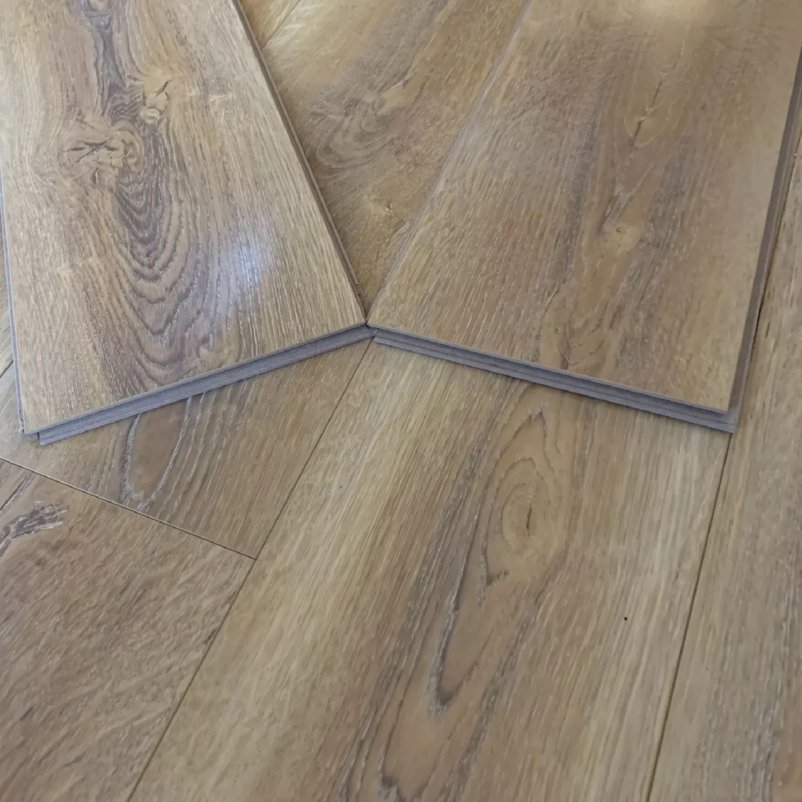High Gloss Barrel Natural Oak Laminate Flooring - Image 5