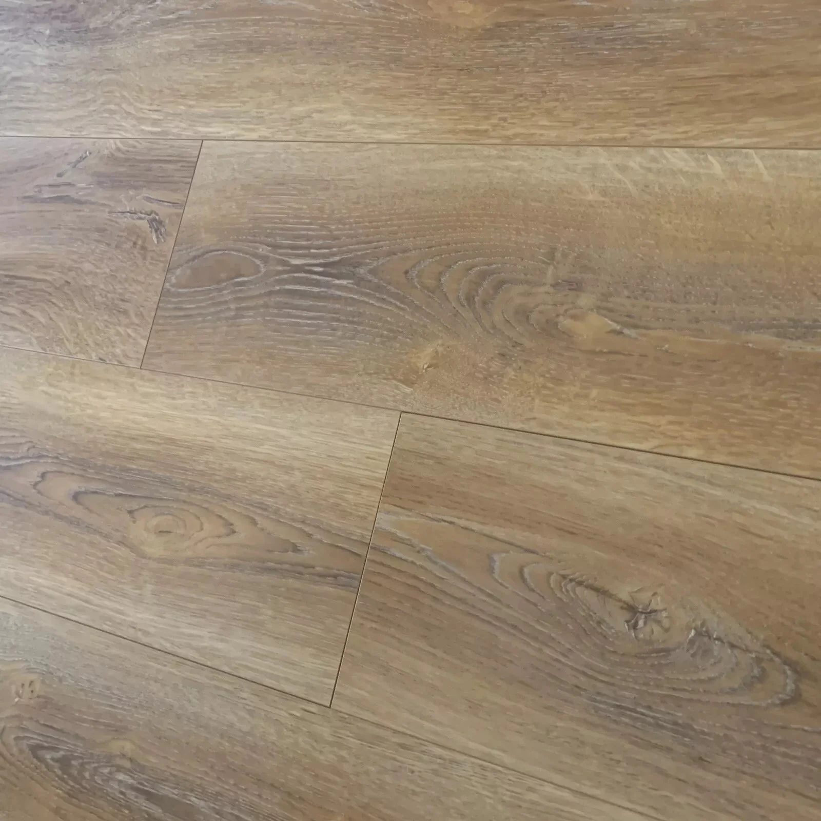 High Gloss Barrel Natural Oak Laminate Flooring - Image 7