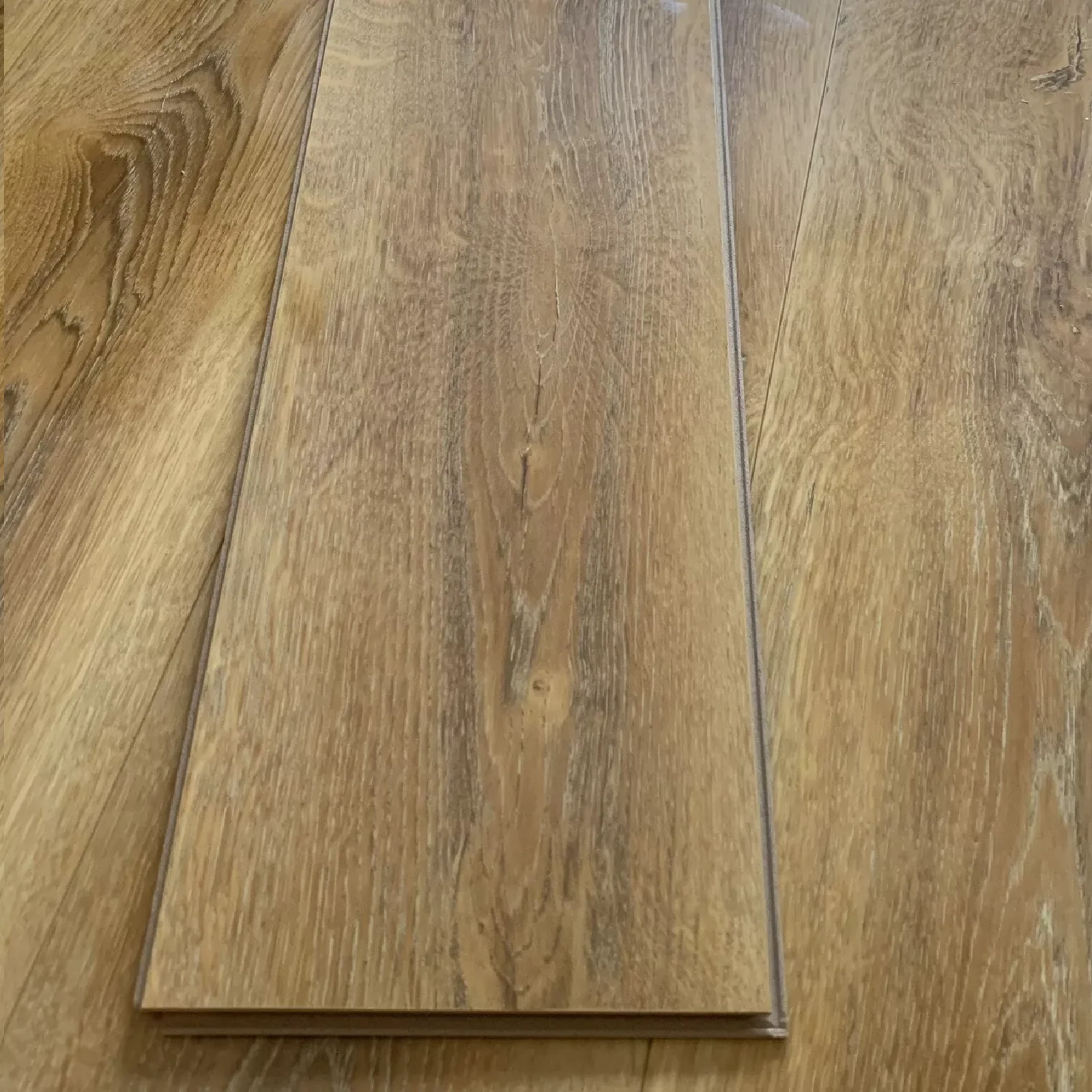 High Gloss Barrel Natural Oak Laminate Flooring - Image 8