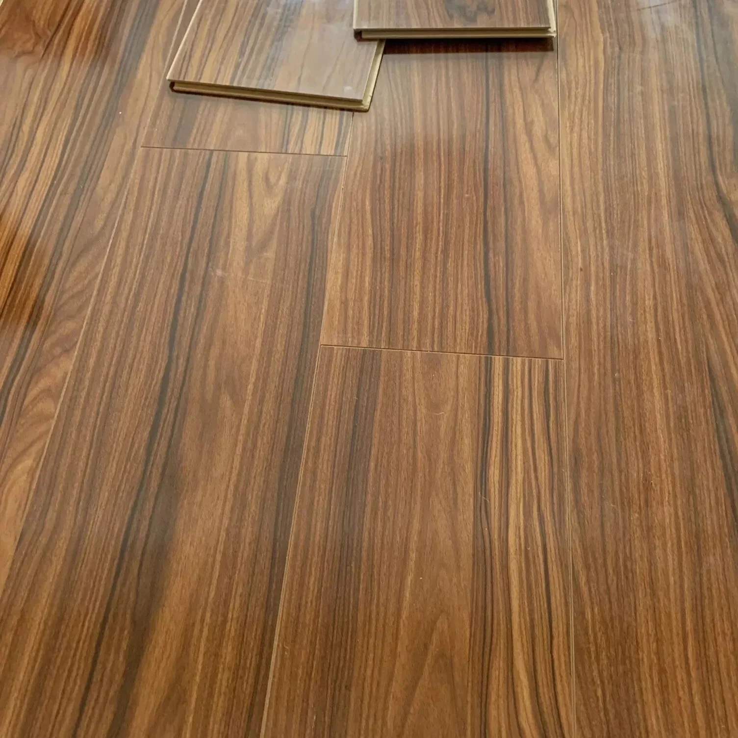 High Gloss Bourbon Laminate Flooring - Image 7