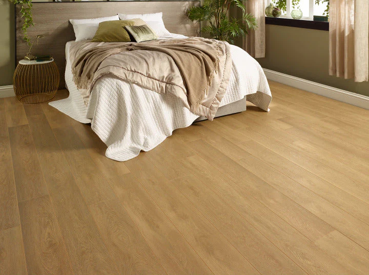 Horizon 12mm Desert Glow Oak Laminate Flooring - Image 3