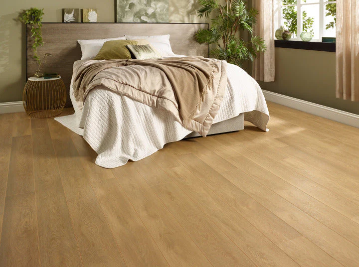 Horizon 12mm Desert Glow Oak Laminate Flooring - Image 4