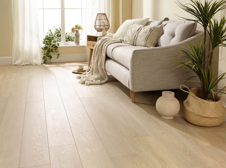 Horizon 12mm Golden Dune Oak Laminate Flooring - Image 3