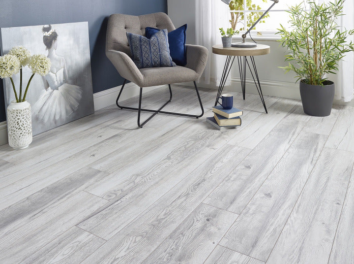 Horizon 12mm Heritage Oak Laminate Flooring - Image 5