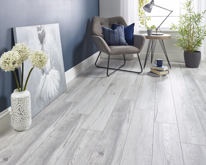 Horizon 12mm Heritage Oak Laminate Flooring - Image 6