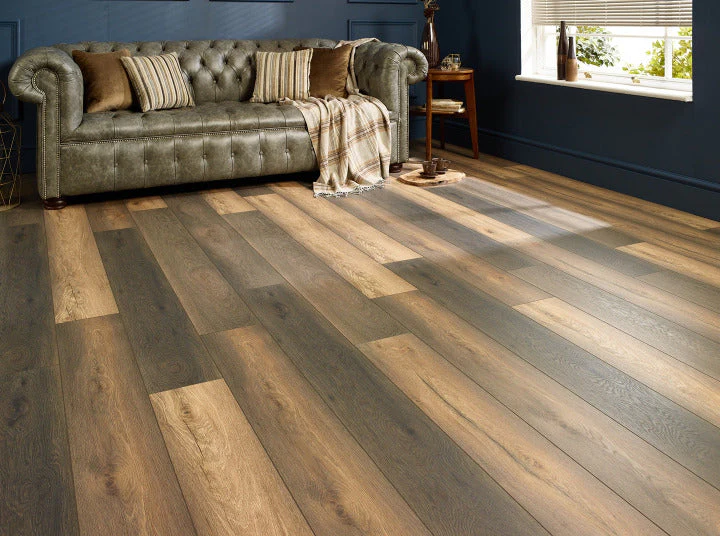 Horizon 12mm Sandstone Oak Laminate Flooring - Image 3