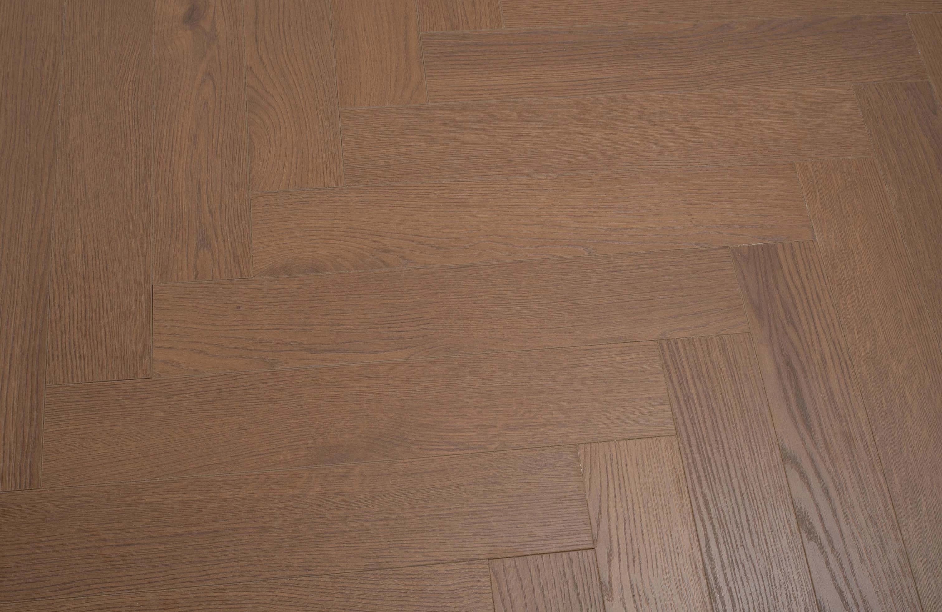 Dark Brown 12mm Westbury Oak Herringbone Laminate Flooring - Image 5