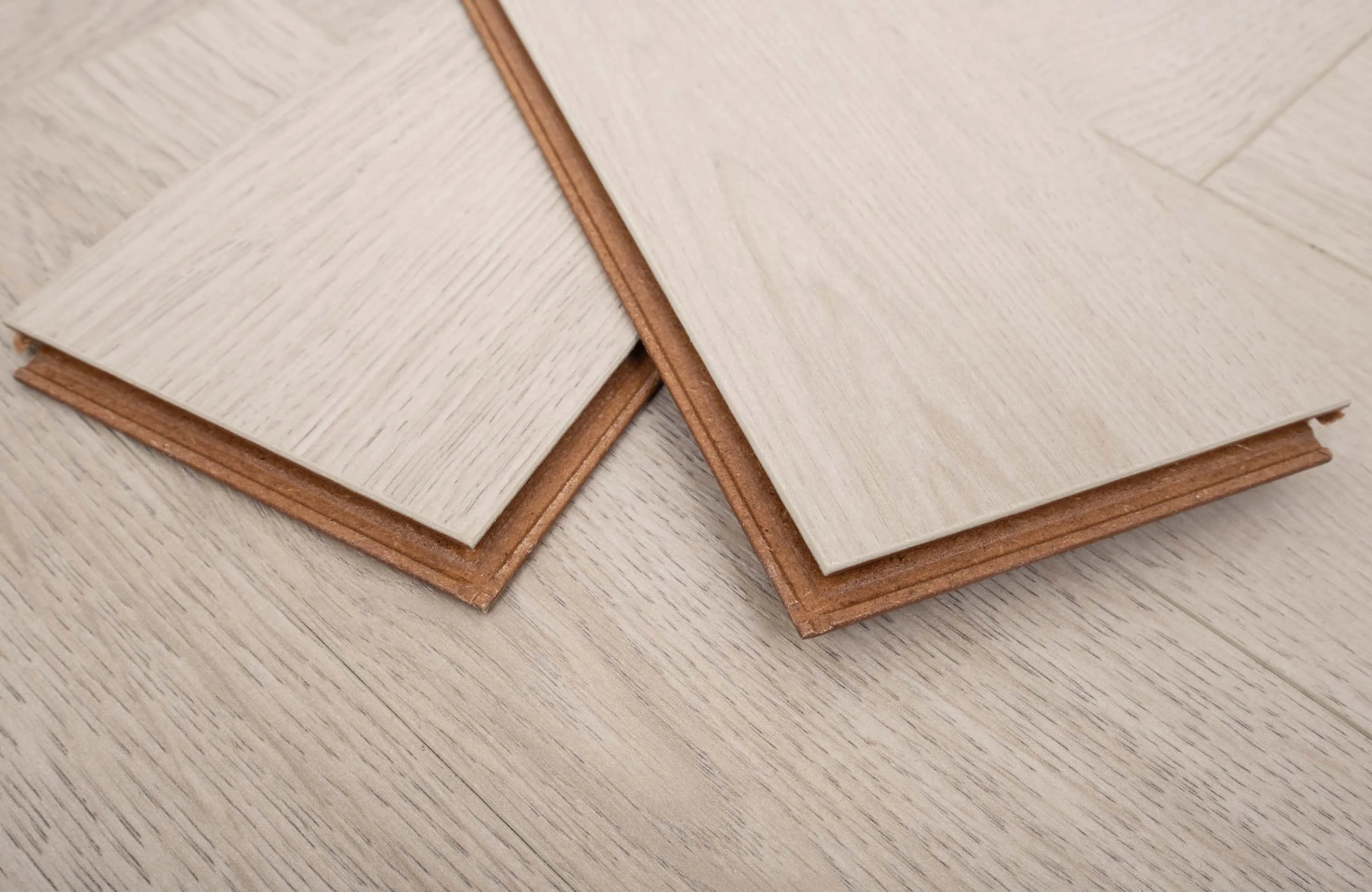 Kingsley 8mm Ashford Oak Herringbone Laminate Flooring - Image 8