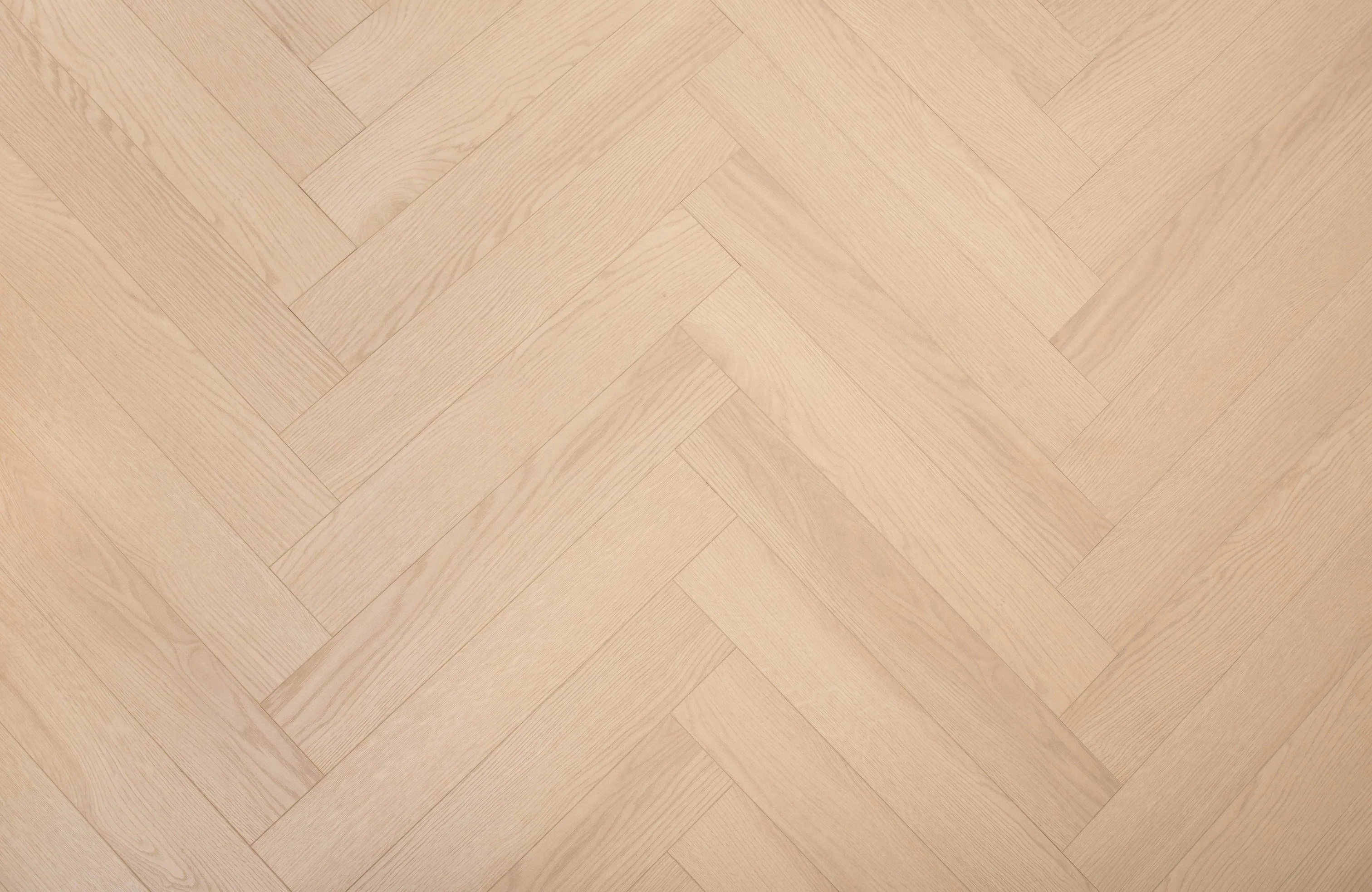 Kingsley 8mm Eversham Oak Herringbone Laminate Flooring - Image 3