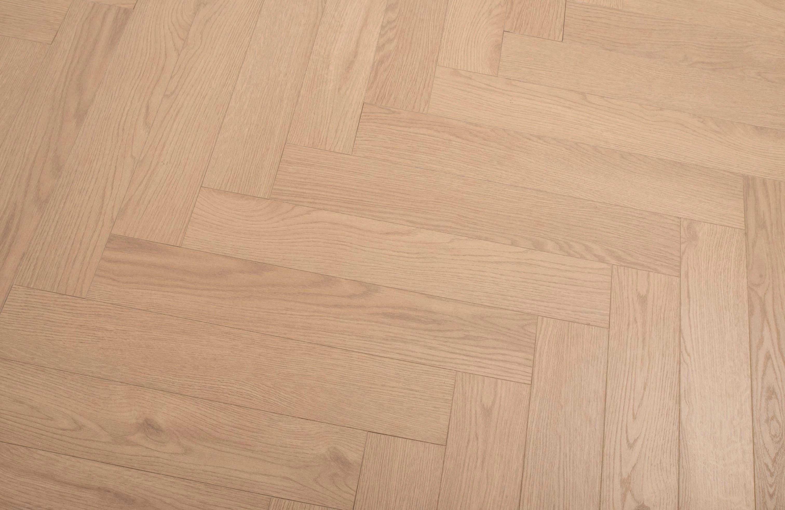 Kingsley 8mm Hartington Oak Herringbone Laminate Flooring - Image 7