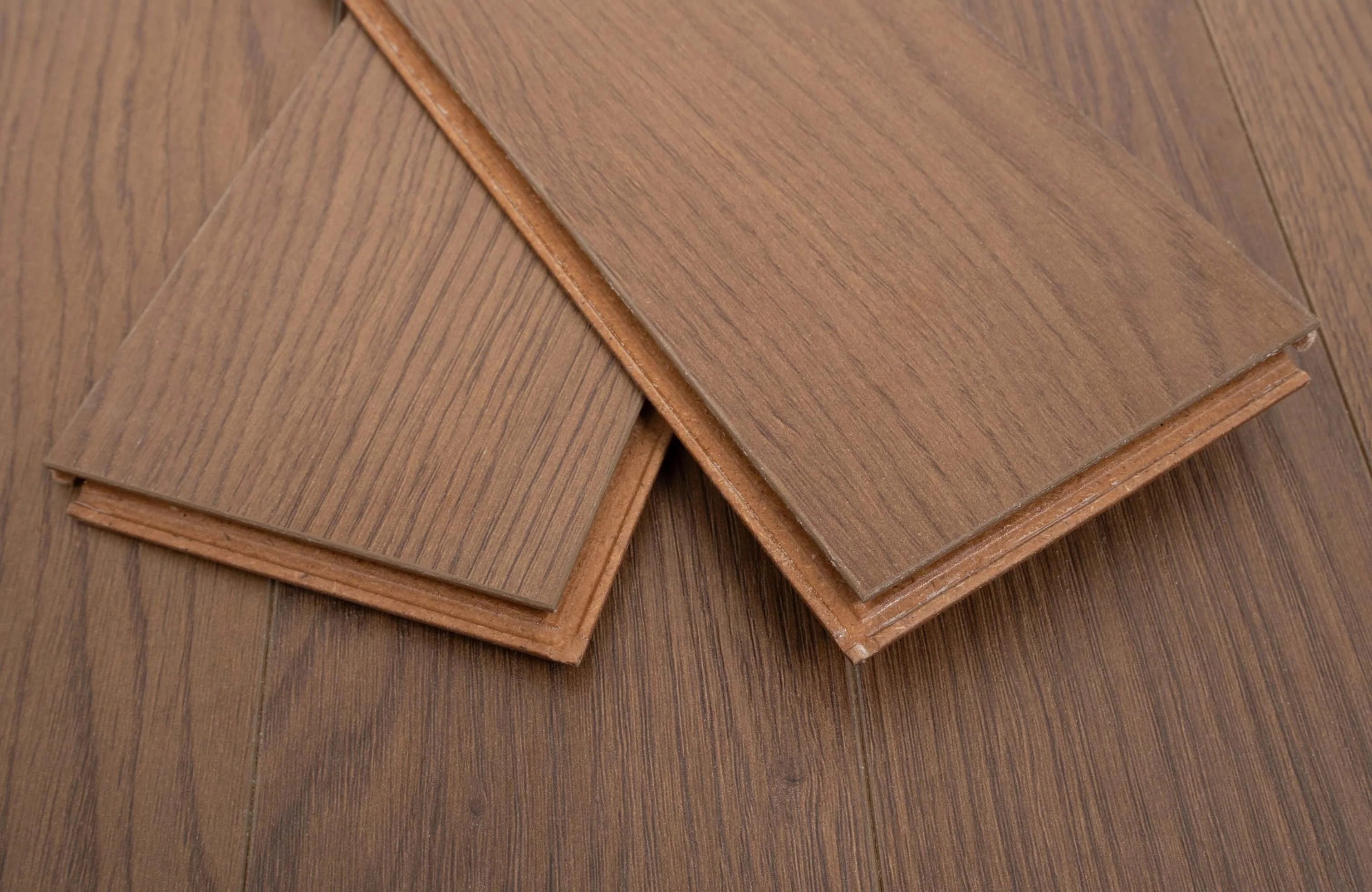 Kingsley 8mm Westbury Oak Herringbone Laminate Flooring - Image 8