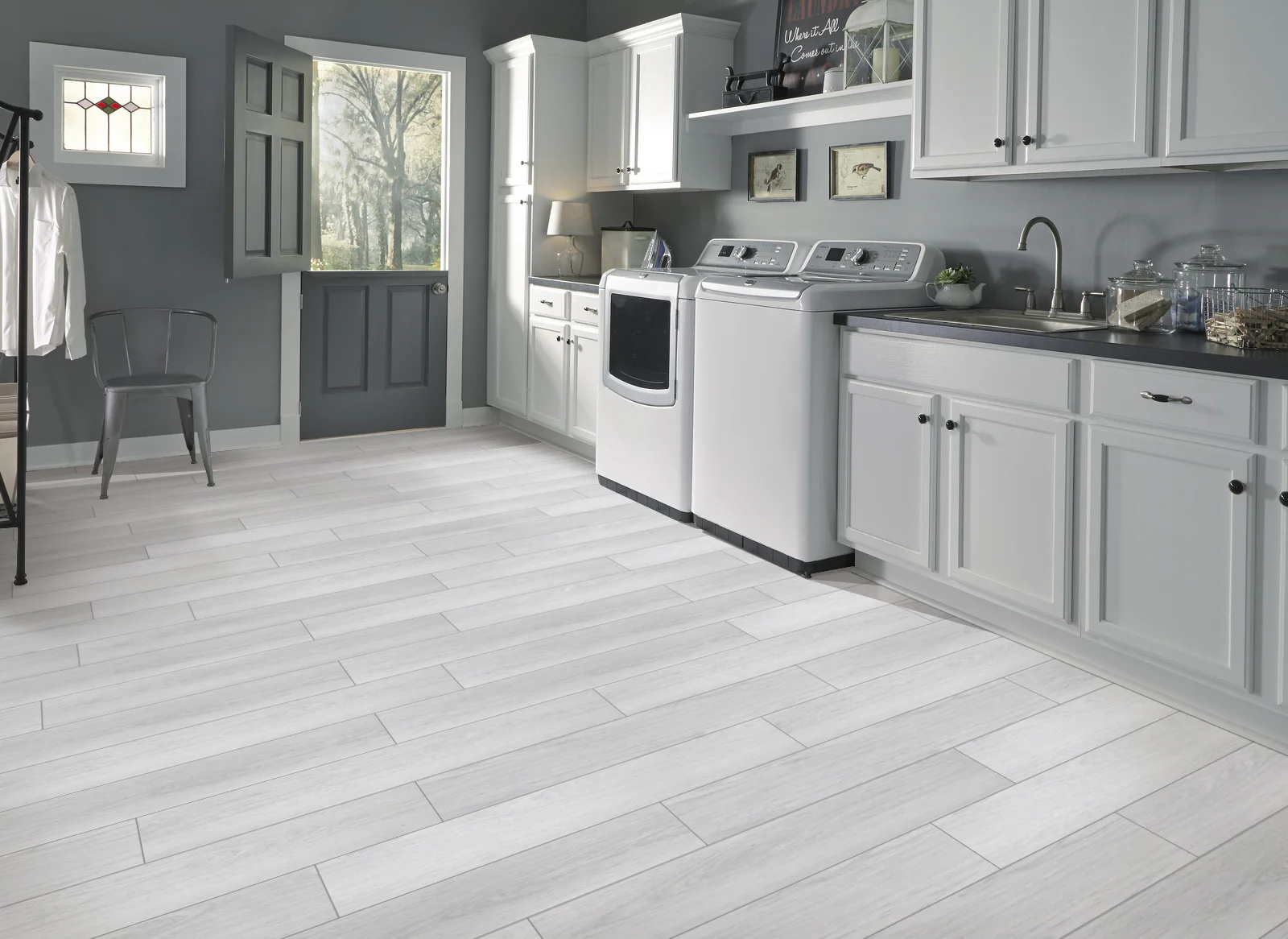 Modern Light Grey Oak Plank Laminate Flooring - Image 4