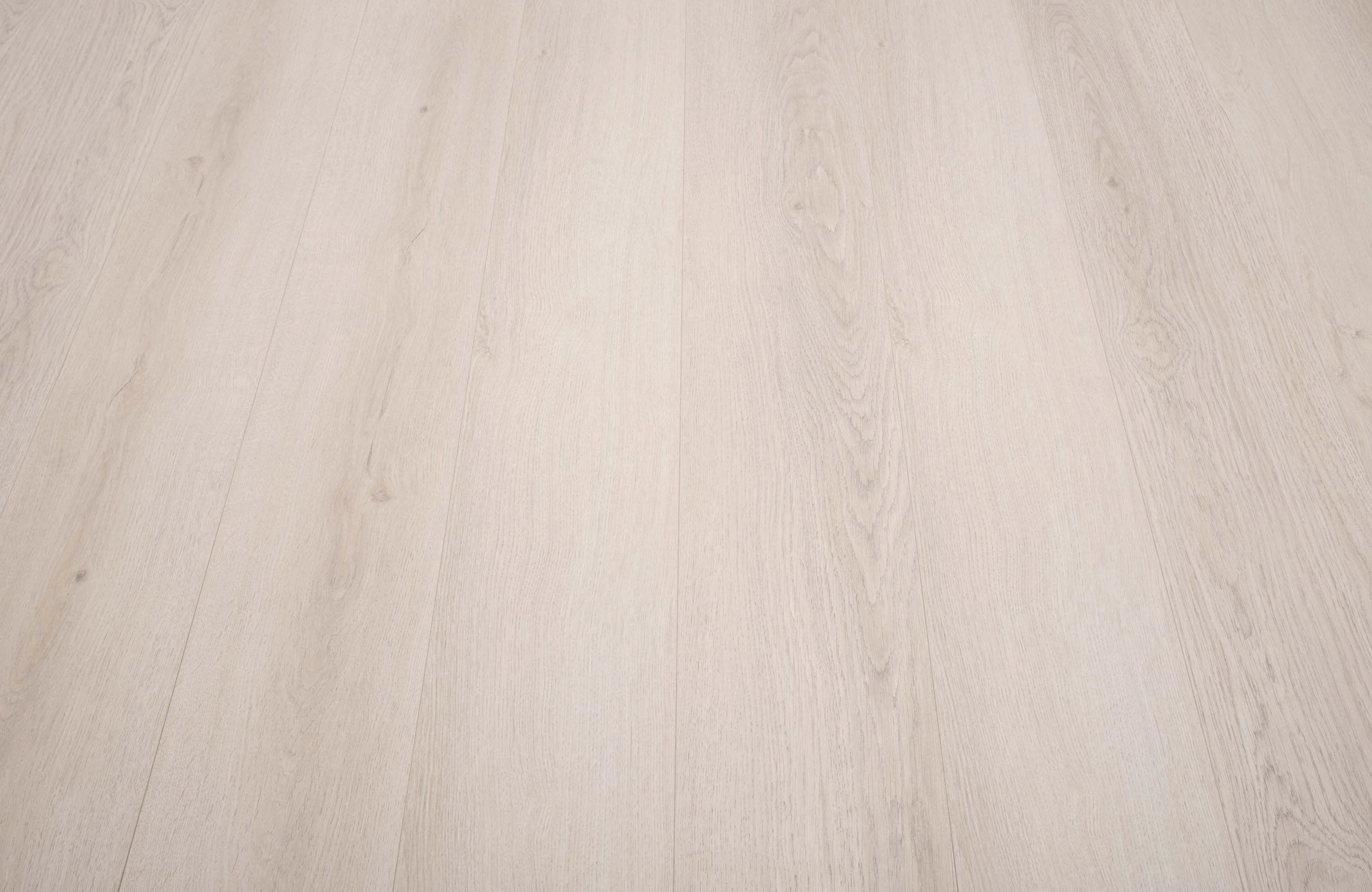 Oakford Brantwood 12mm wide plank Laminate Flooring - Image 6