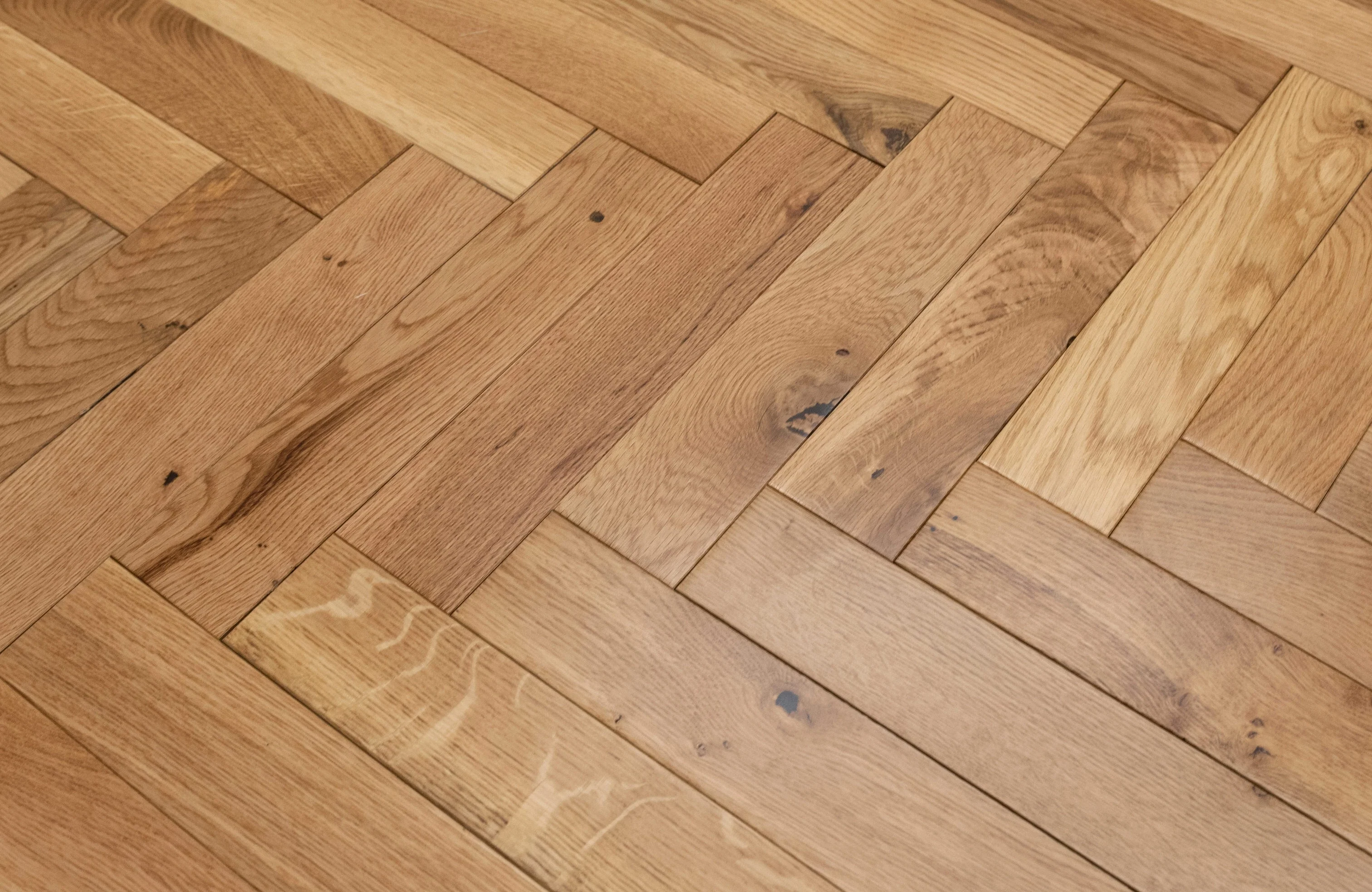 Refined Timber Solid Oak Herringbone Flooring - Image 3