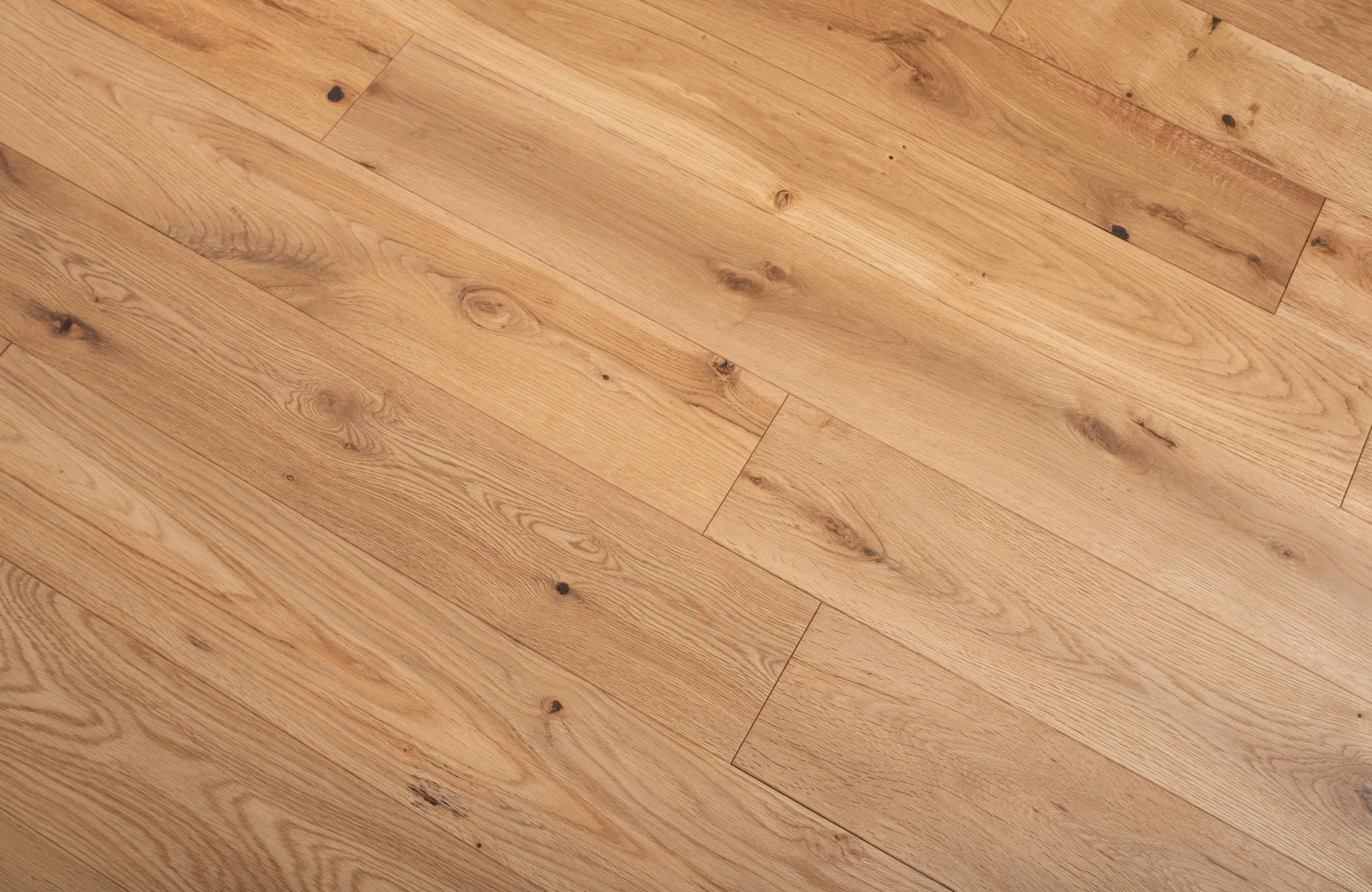 Signature Grain Solid Oak Flooring - Image 4
