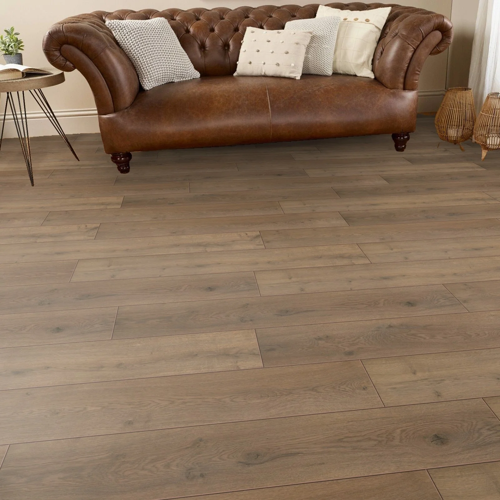 STEP Click XL Nairobi Rustic 12mm AC5 Laminate Flooring - Image 8