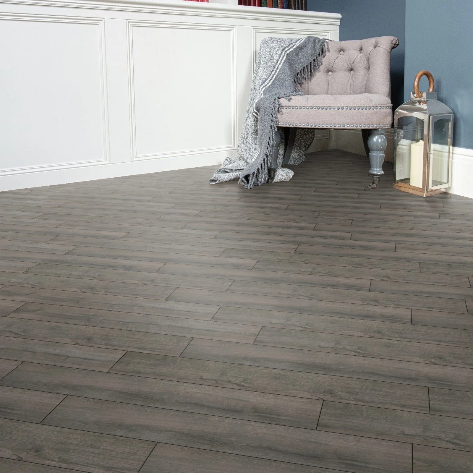 STEP Click XL Prague dark Grey 12mm AC5 Laminate Flooring - Image 3