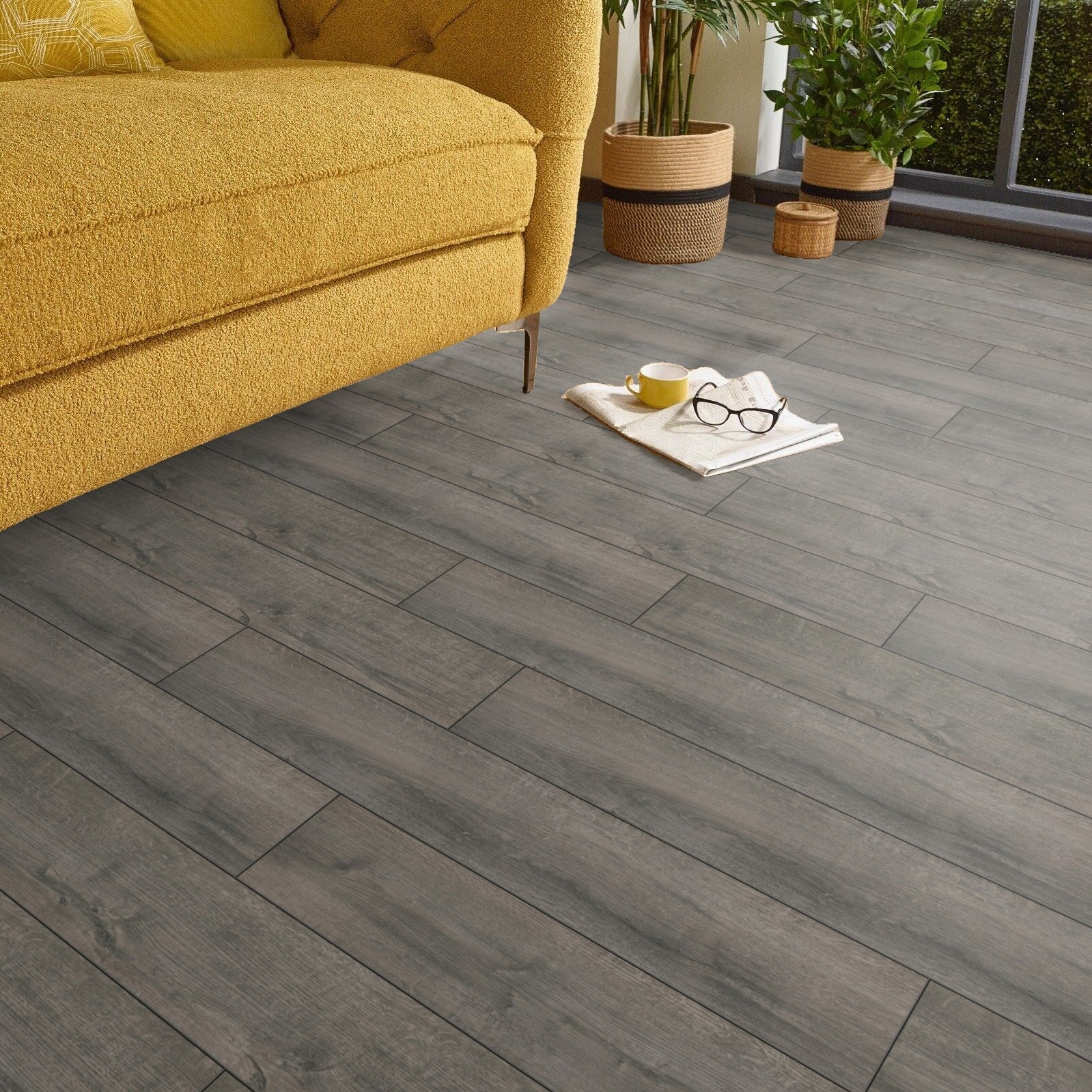 STEP Click XL Prague dark Grey 12mm AC5 Laminate Flooring - Image 4