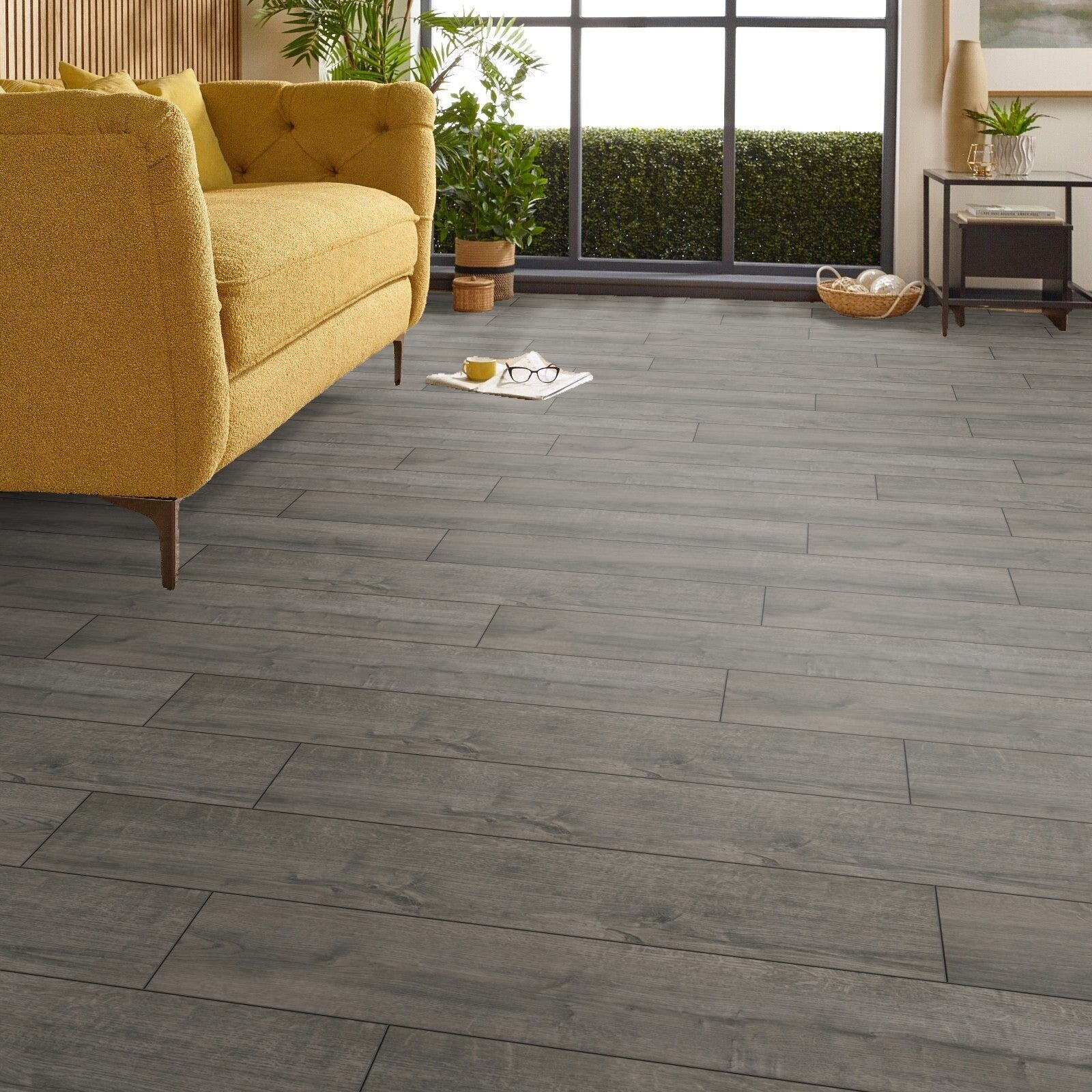 STEP Click XL Prague dark Grey 12mm AC5 Laminate Flooring - Image 5