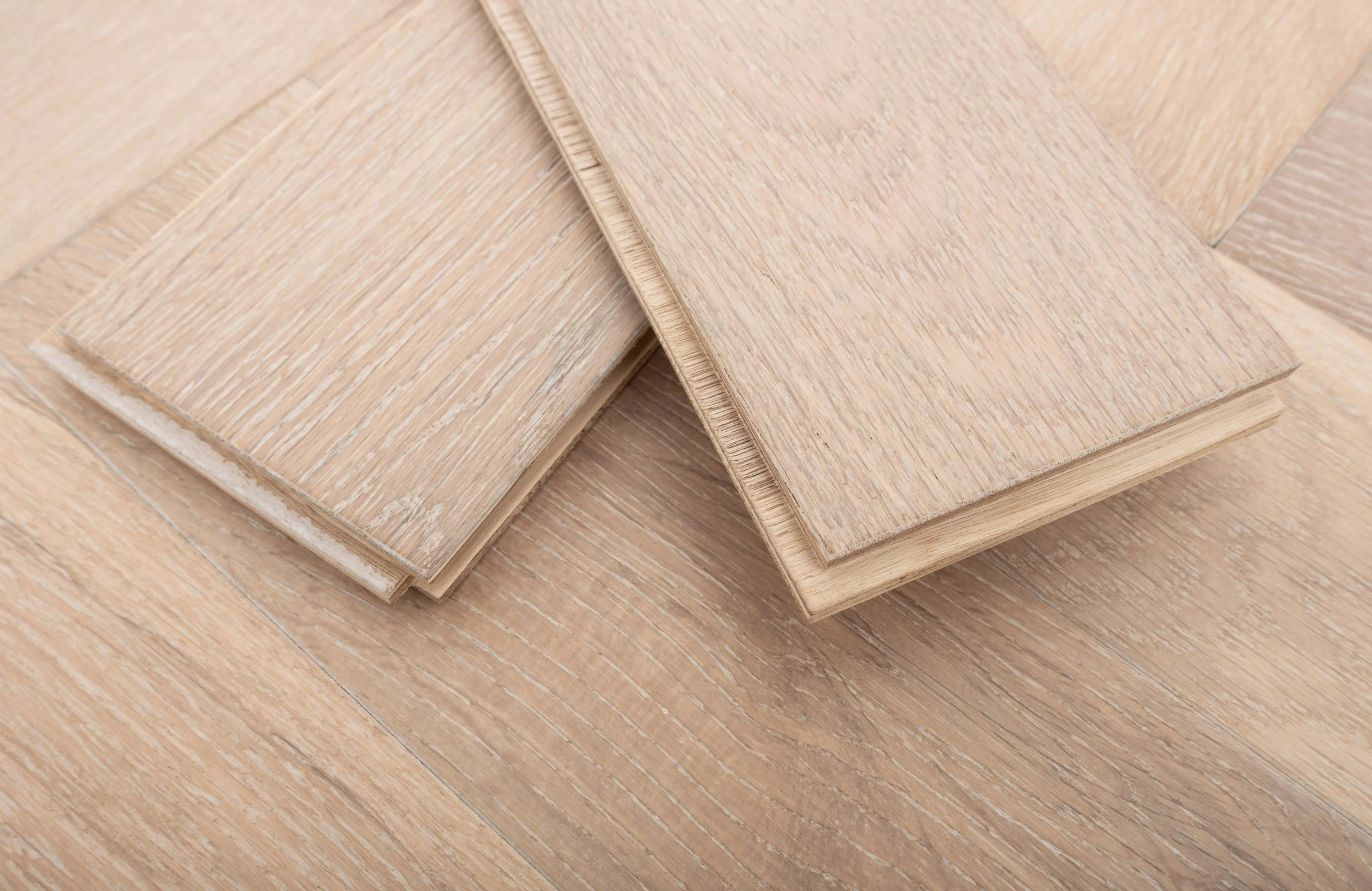 Stirling Oak Herringbone 14mm Engineered Wood Flooring - Image 7