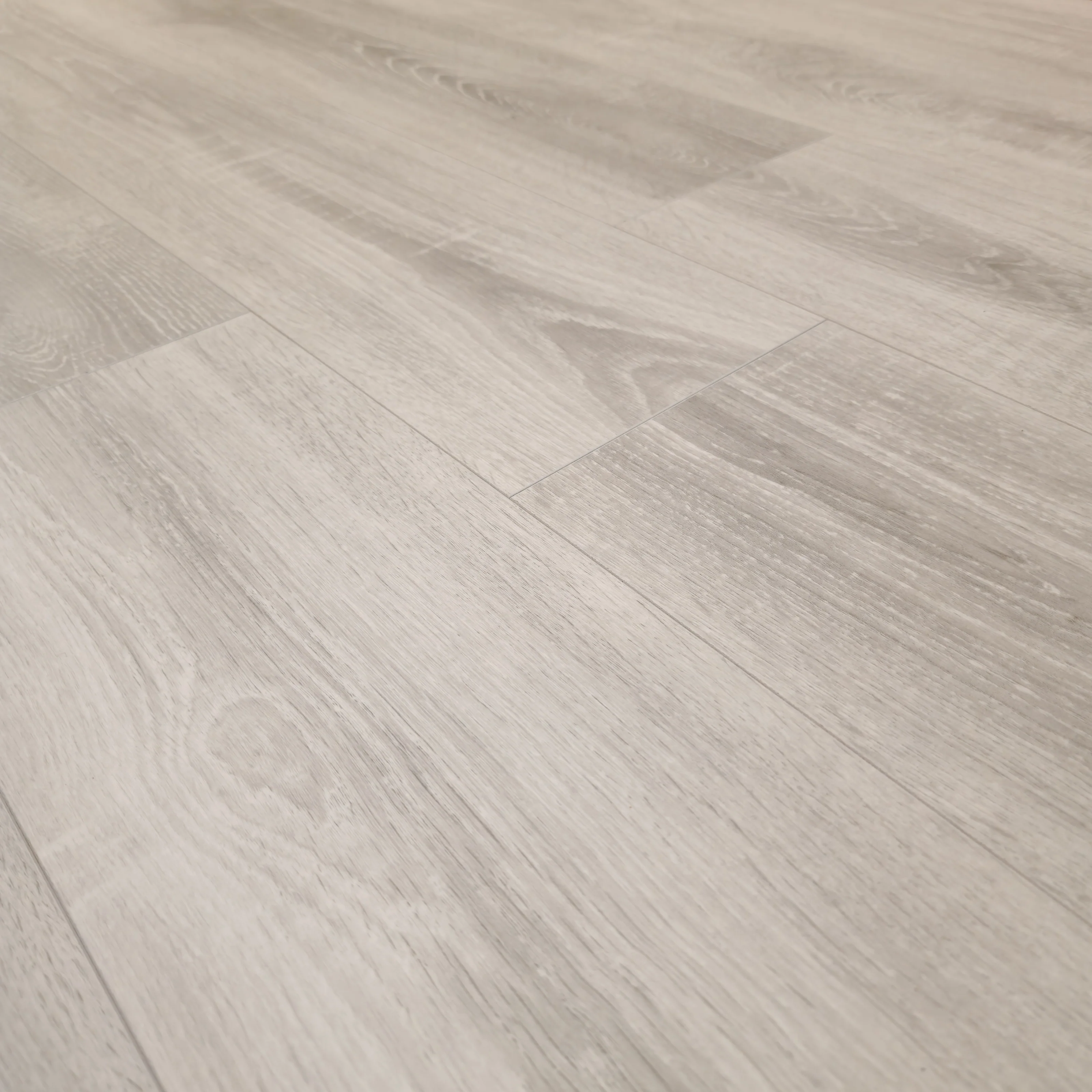 Waterproof Luxury Amberwood Oak 8mm Laminate Flooring - Image 15
