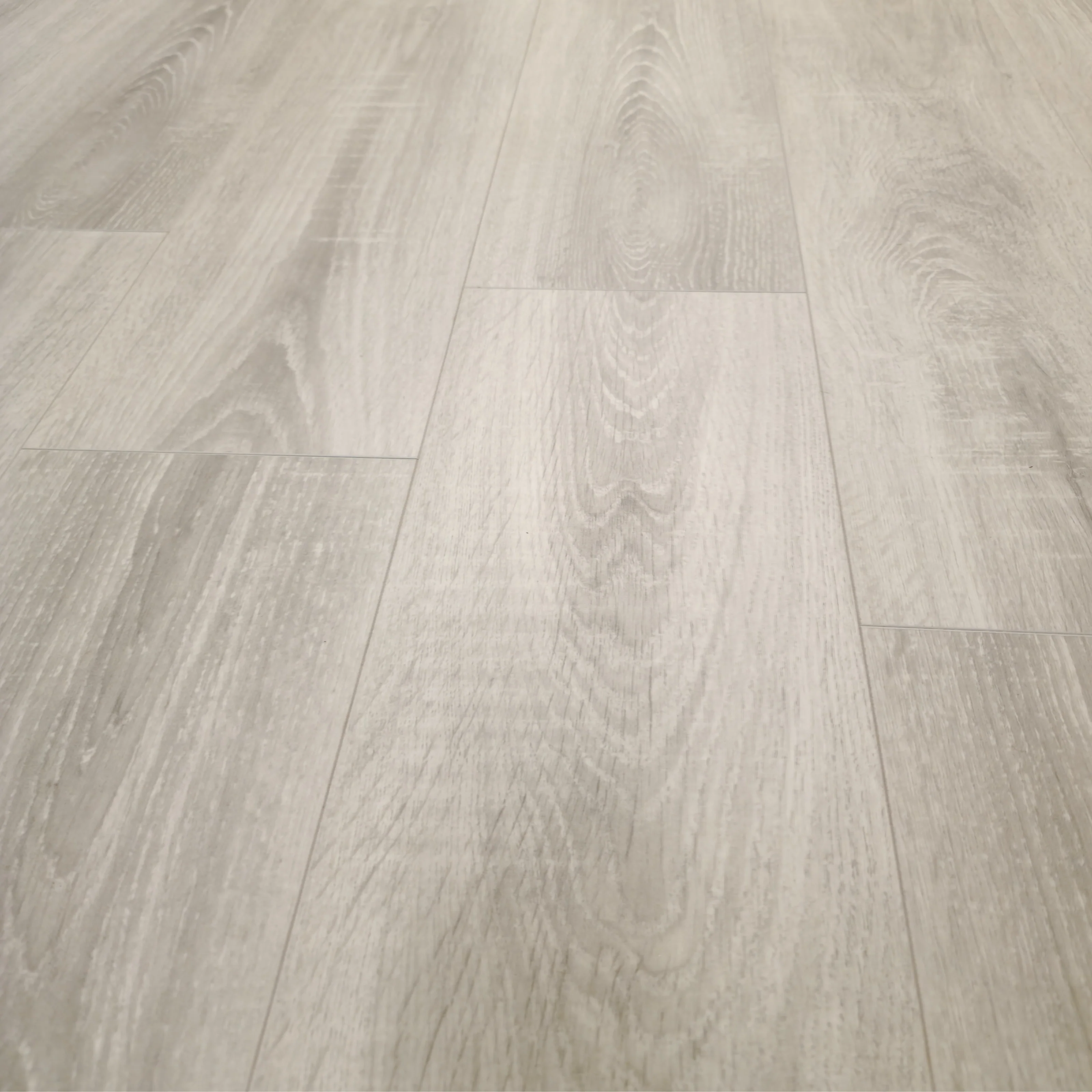 Waterproof Luxury Amberwood Oak 8mm Laminate Flooring - Image 6