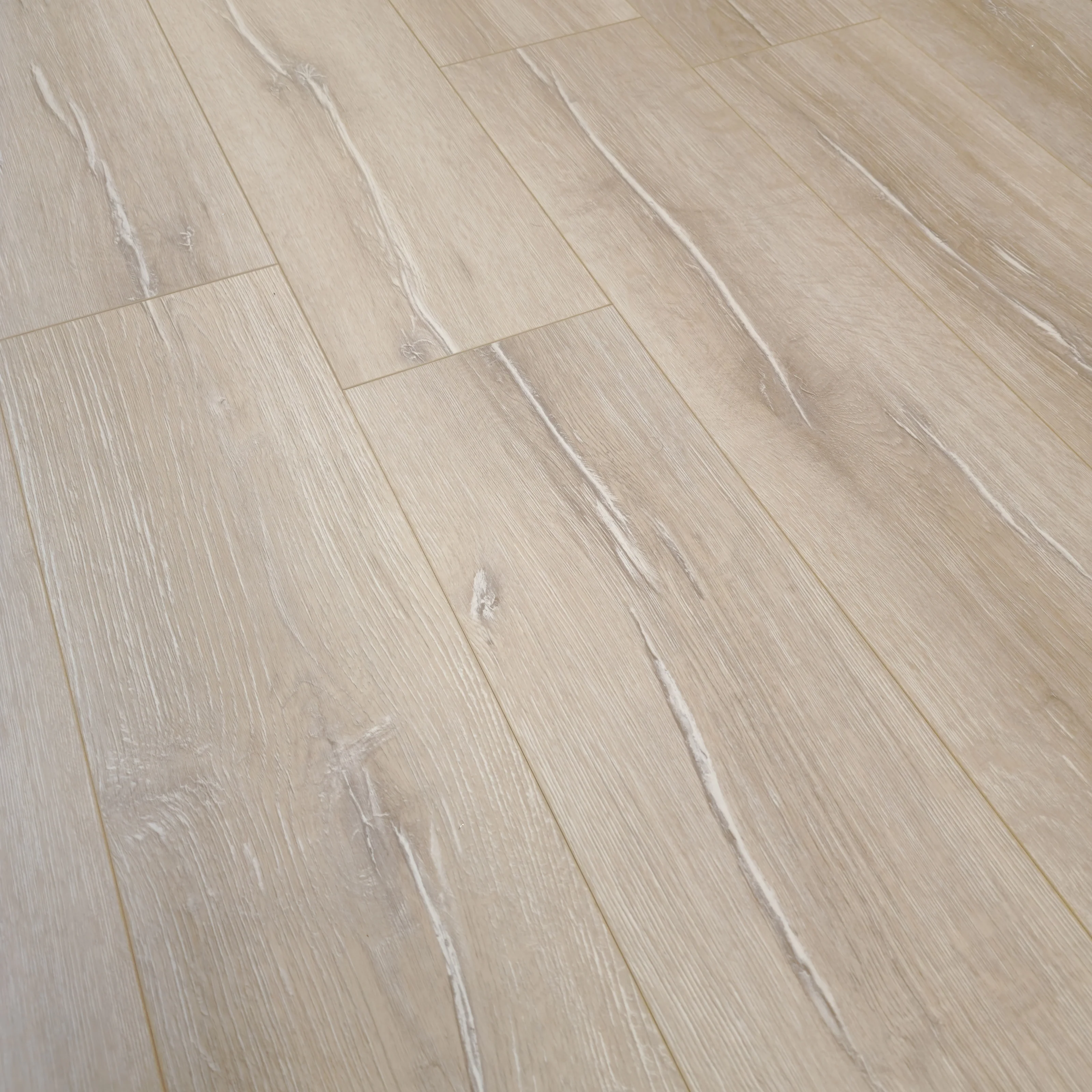 Waterproof Luxury Luma Oak 8mm Laminate Flooring - Image 6
