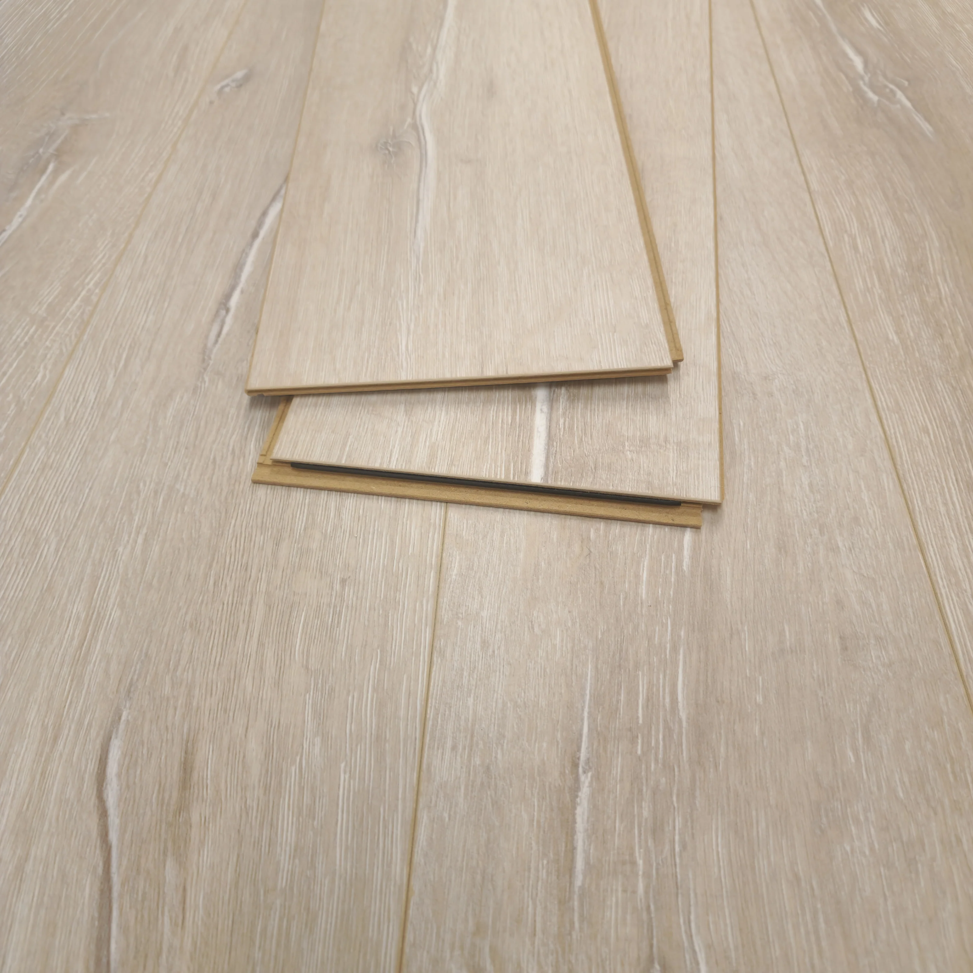 Waterproof Luxury Luma Oak 8mm Laminate Flooring - Image 8