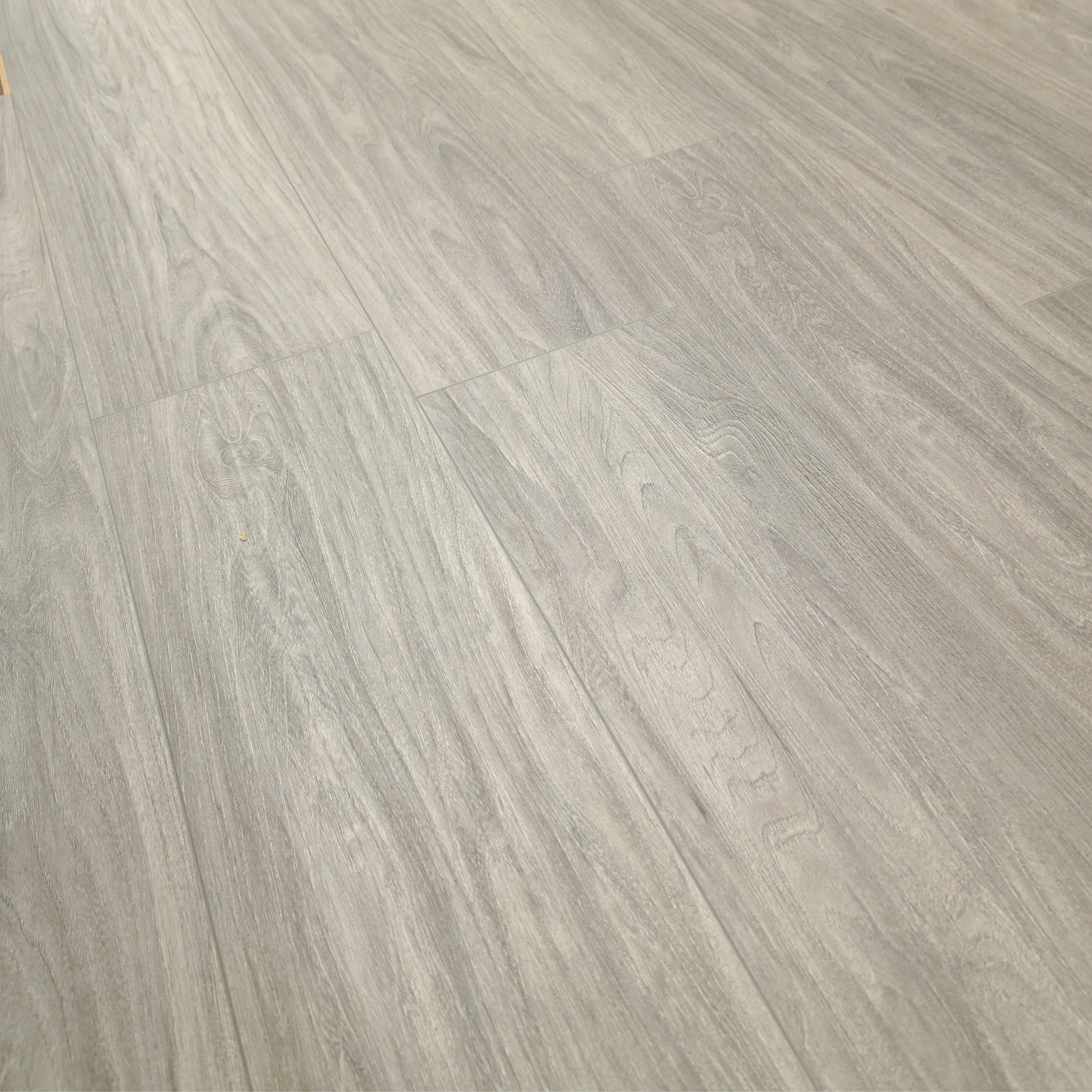 Waterproof Luxury Storm Grey Oak 8mm Laminate Flooring AC5 - Image 5