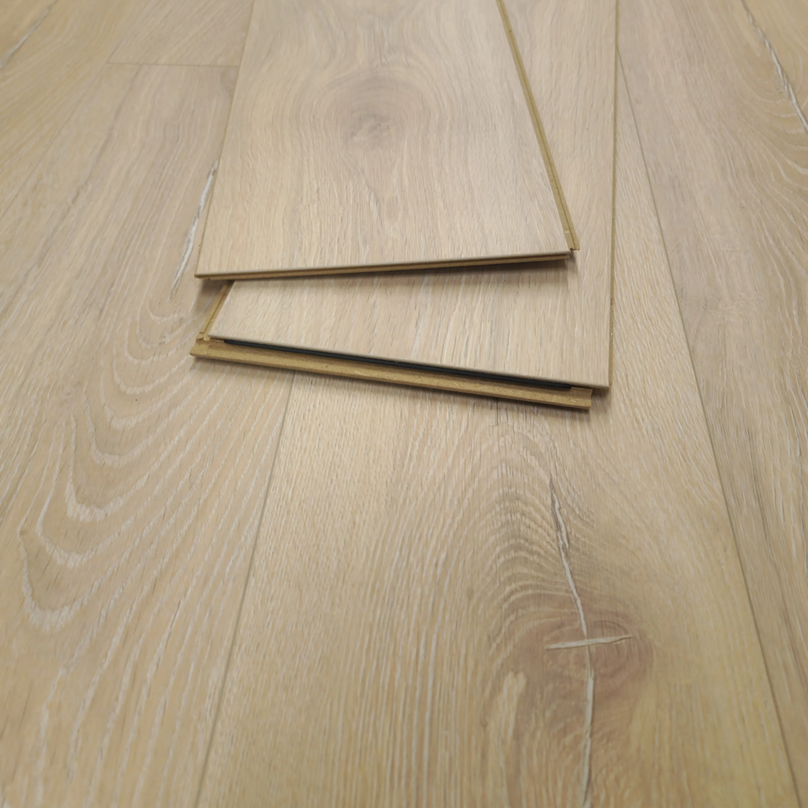 Waterproof Luxury Sunbeam Oak 8mm Laminate Flooring - Image 4