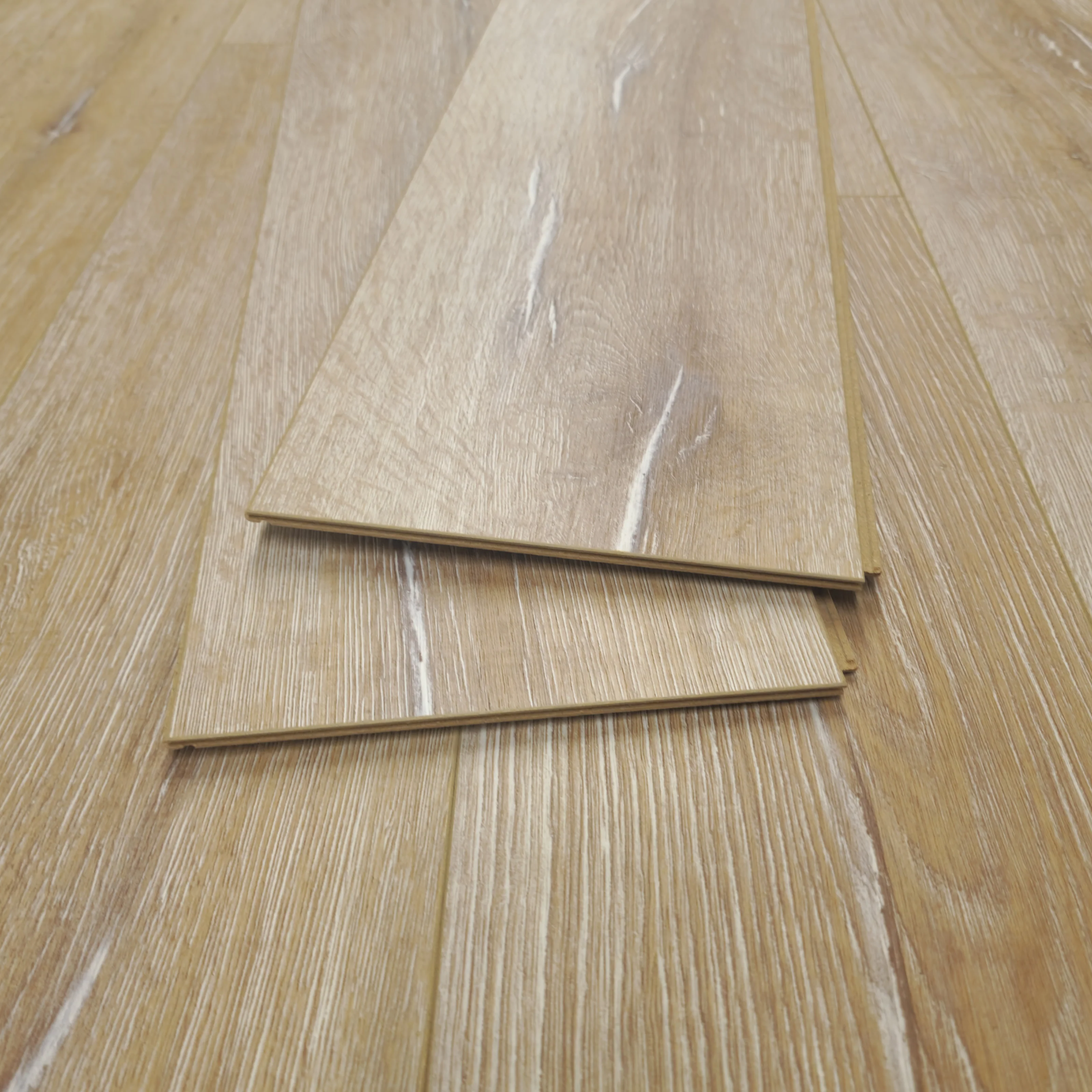 Waterproof Luxury Sunlit Oak 8mm Laminate Flooring - Image 10