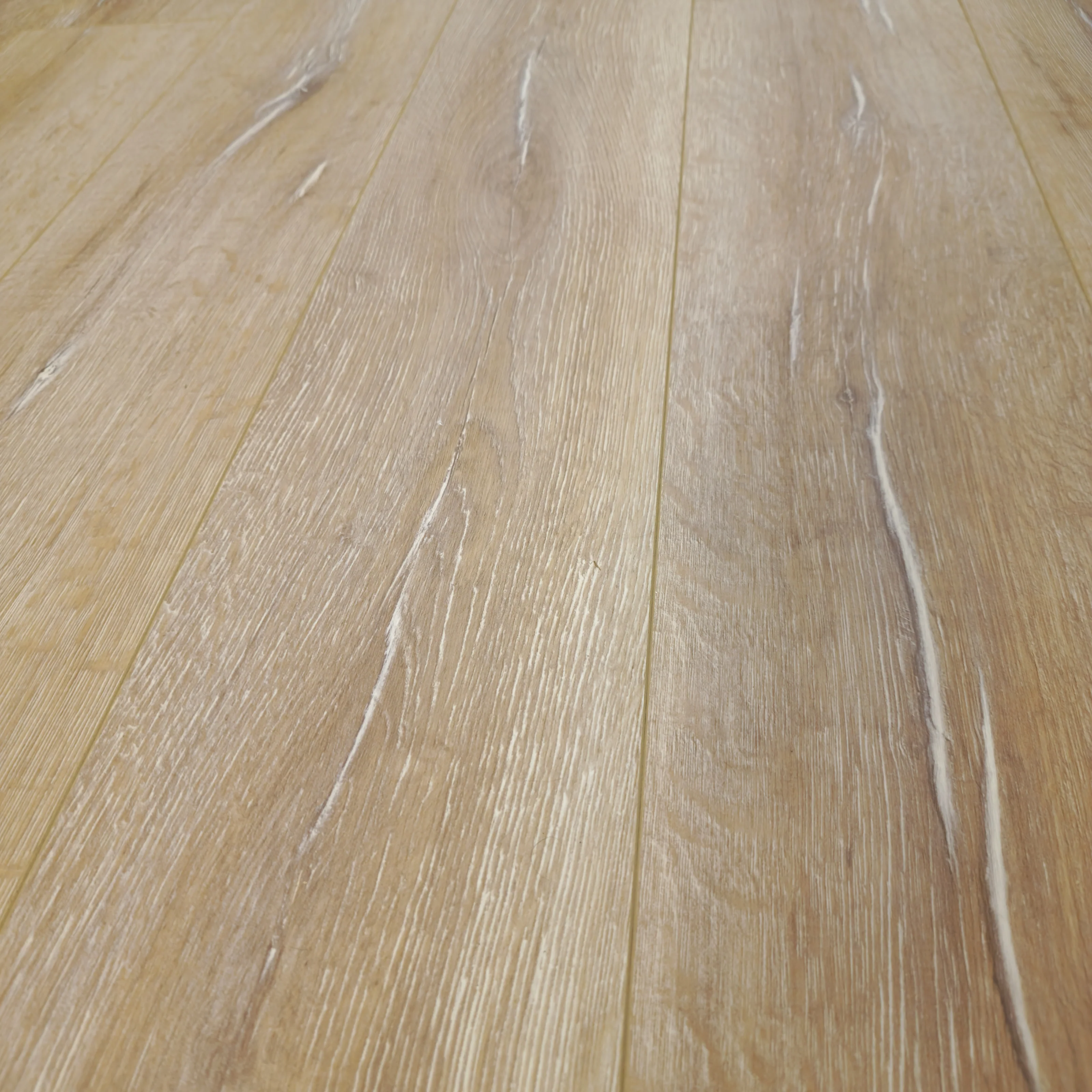 Waterproof Luxury Sunlit Oak 8mm Laminate Flooring - Image 8
